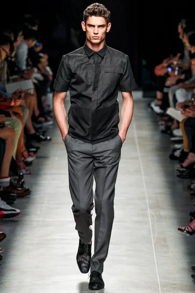 Look 10